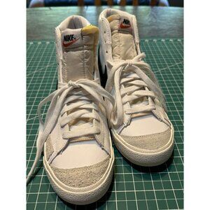 Nike Blazer Mid '77 Vintage Sneakers - Men's Size 9 - White & Black - Lace-Up -